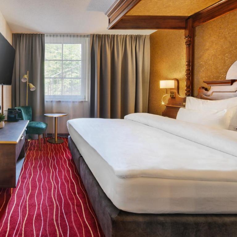KING's Hotel First - Club Double Room with Quiet Courtyard View - 14