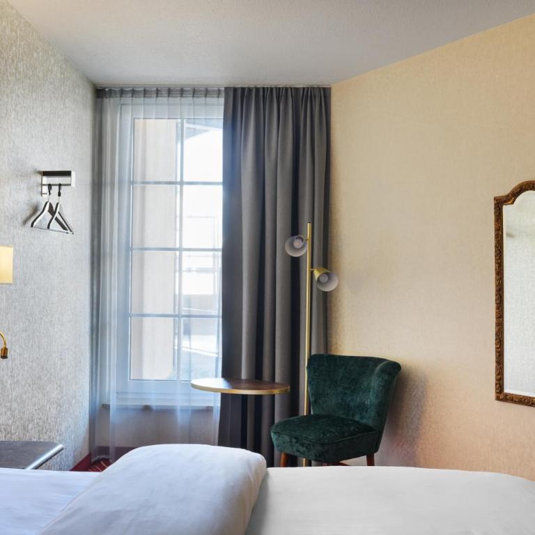 KING's Hotel First - Club Double Room with Quiet Courtyard View - 16