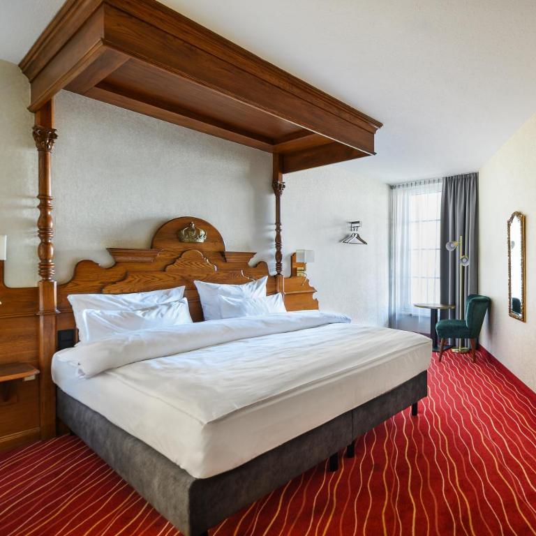 KING's Hotel First - Club Double Room with Quiet Courtyard View - 17