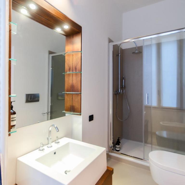 The Orso Suite -Brera - Camera Queen con Balcone - 5