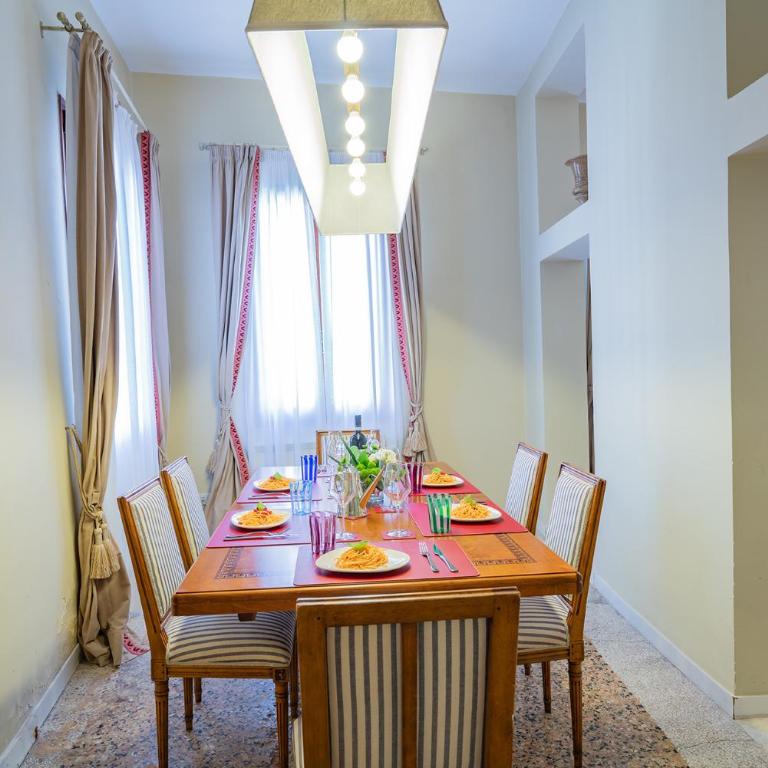 Canaletto Apartment with Canal View in Dorsoduro - Two-Bedroom Apartment with Water View - 11