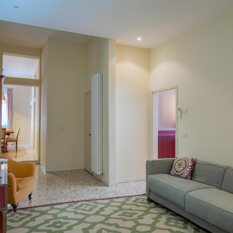 Canaletto Apartment with Canal View in Dorsoduro - Two-Bedroom Apartment with Water View - 18