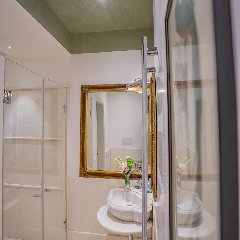 Canaletto Apartment with Canal View in Dorsoduro - Two-Bedroom Apartment with Water View - 28