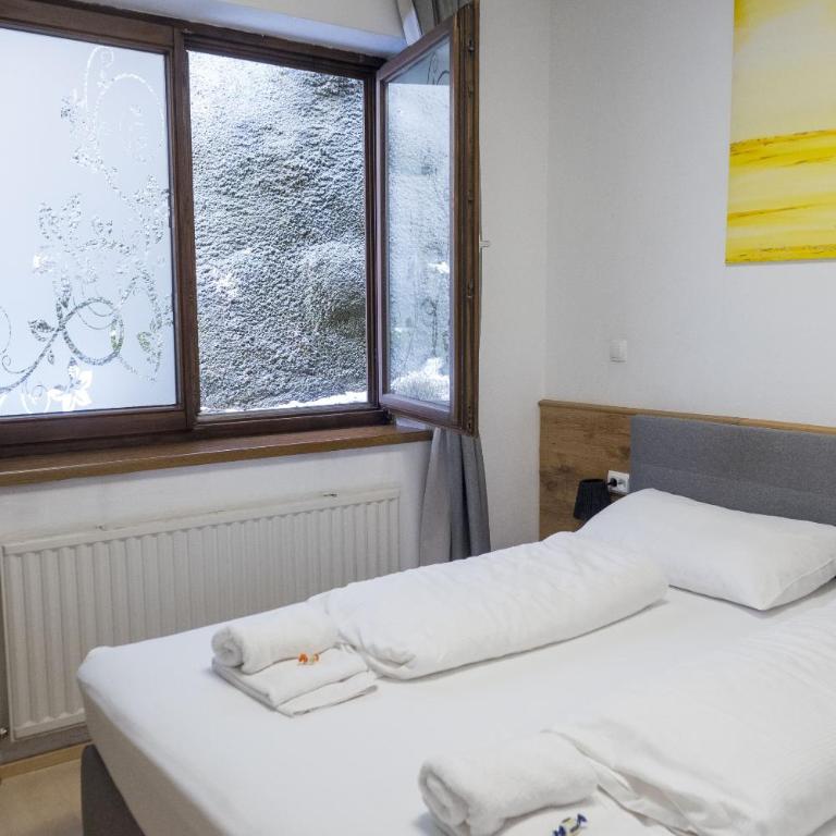 Hotel Heimgartl - Doppelzimmer mit eigenem Bad - 9