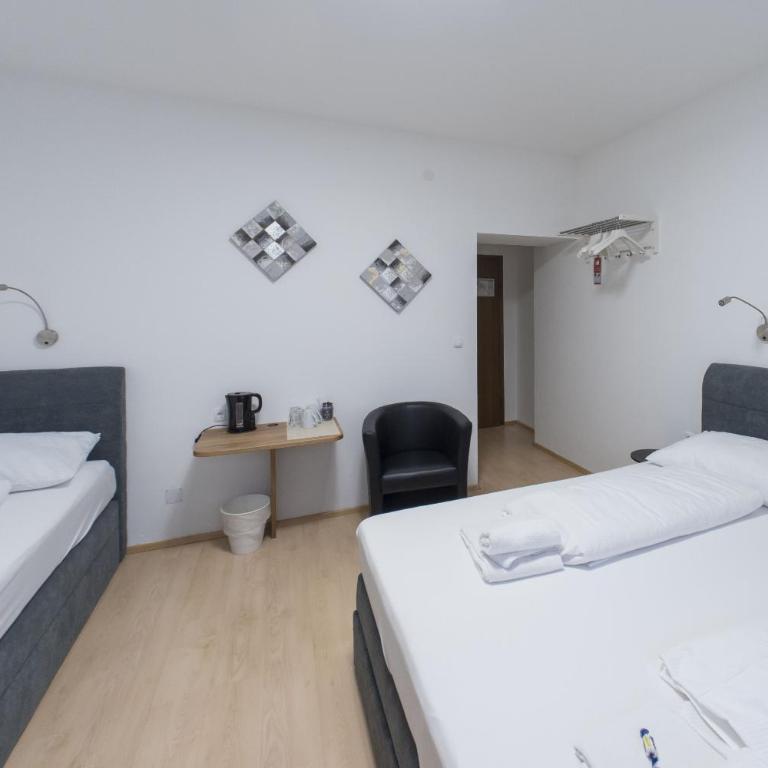 Hotel Heimgartl - Dreibettzimmer - 3