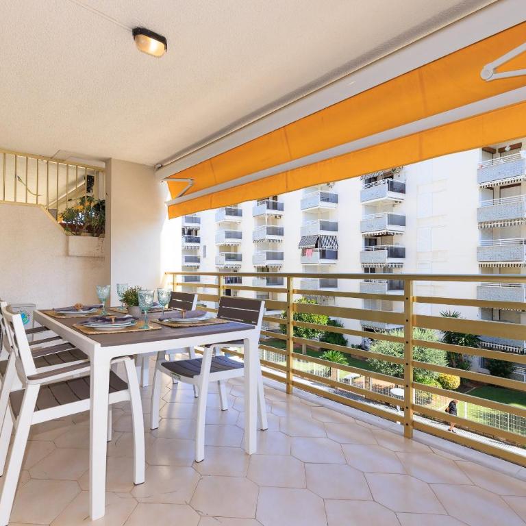 UHC Novelty Family Complex - Apartamento con terraza - 9