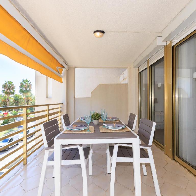 UHC Novelty Family Complex - Apartamento con terraza - 10