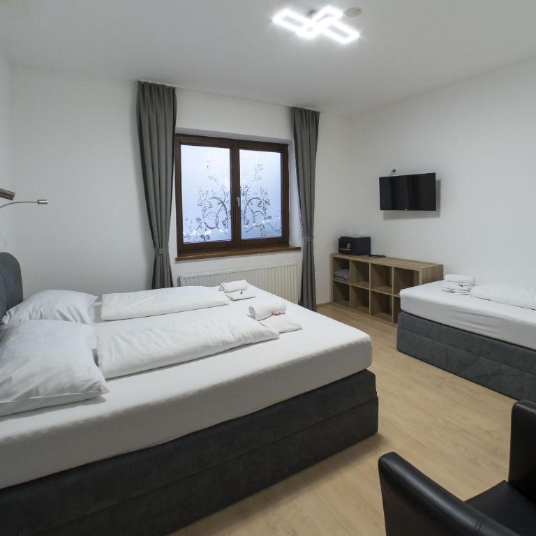 Hotel Heimgartl - Dreibettzimmer - 9