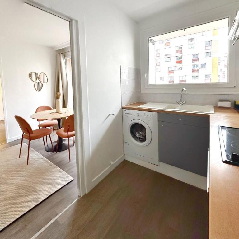 Charming Parisian Apartment in the Heart of the 20th Arrondissement - Appartement - 5