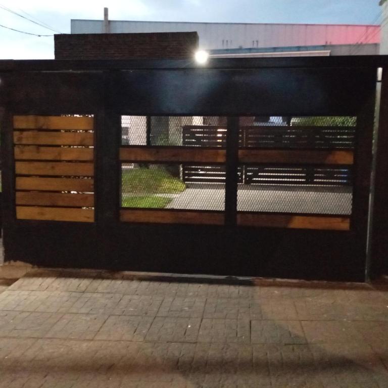 La Pinta Càlida casa en Malvìn con cochera - One-Bedroom House - 7