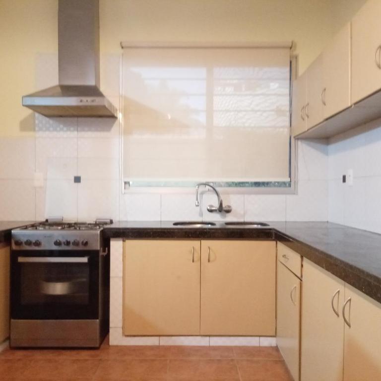 La Pinta Càlida casa en Malvìn con cochera - One-Bedroom House - 22