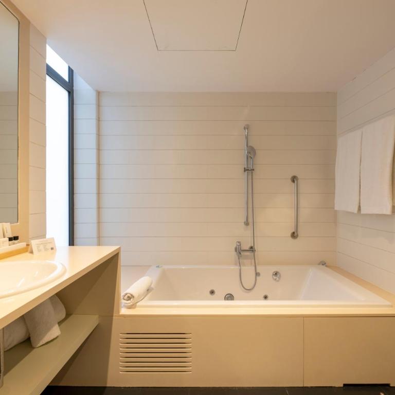 Hotel Terraverda at Empordà Golf Resort - Junior Suite - Spa Included - Reservation needed - 4