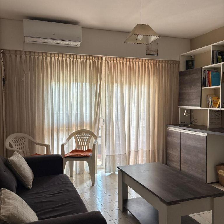 1 Dormitorio - Balcon - Gran departamento - Room #1586878201 - 11