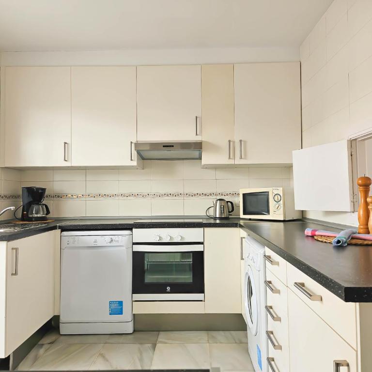 3 Bed Townhouse with roof terrace, 100m to beach - Casa de 3 dormitorios - 13