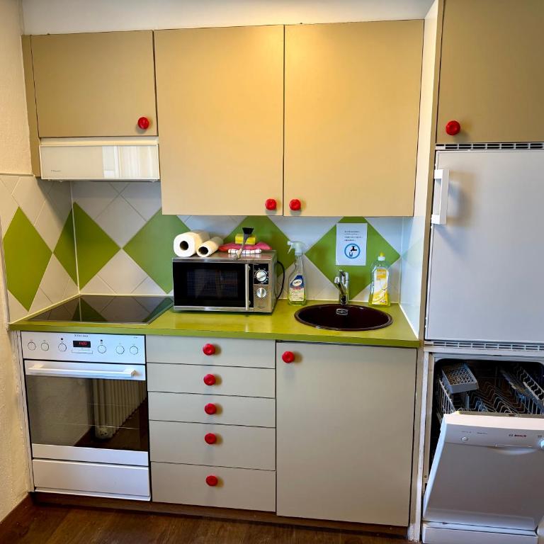 Downtown Apartments - Standard Studio - 5