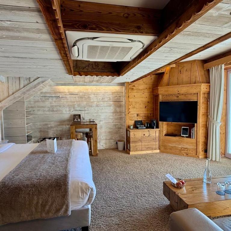 Hôtel La Maison Bleue par Yoann CONTE - Suite Junior - Vue sur Lac - 6