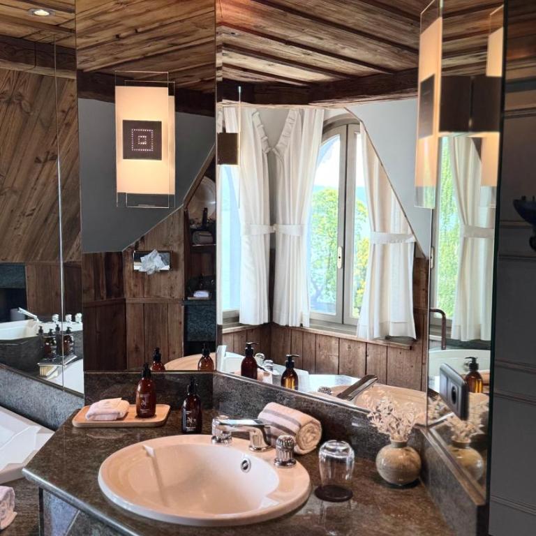 Hôtel La Maison Bleue par Yoann CONTE - Suite Junior - Vue sur Lac - 4