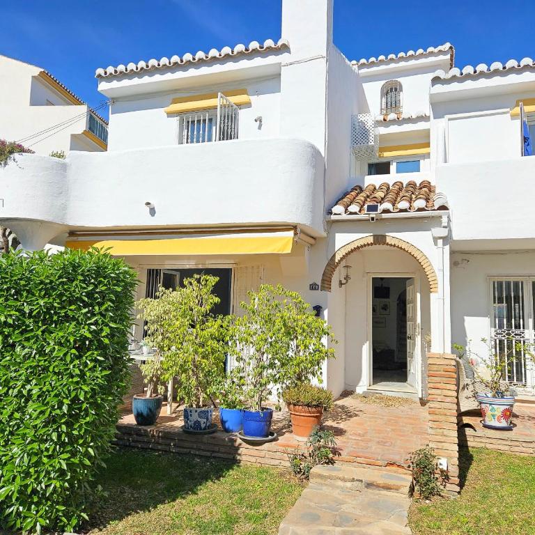 3 Bed Townhouse roof terrace 100m to the beach - Casa de 3 dormitorios - 1