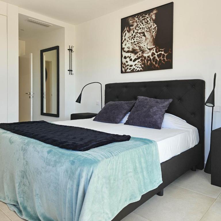 Modern 3 Bed Villa with Private Pool near La Cala - Villa con piscina privada - 32