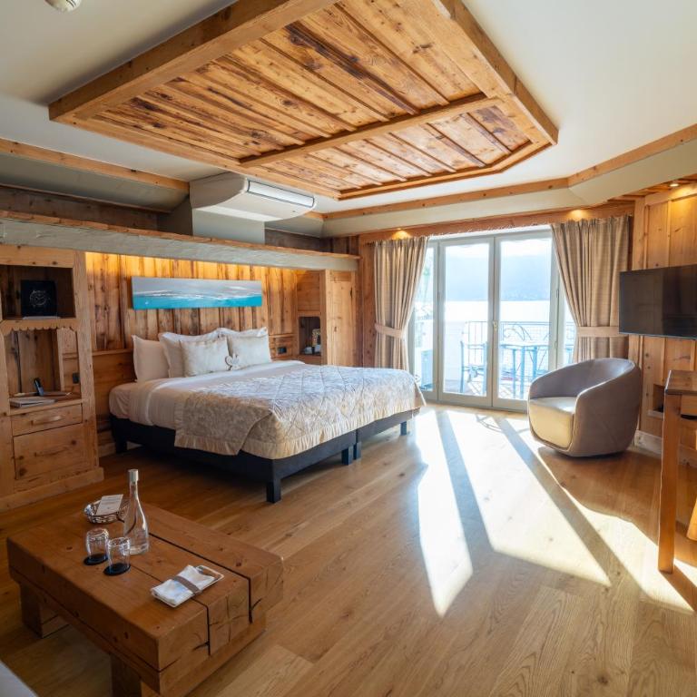 Hôtel La Maison Bleue par Yoann CONTE - Suite Junior - Vue sur Lac - 8