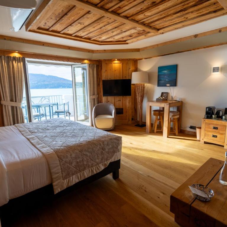 Hôtel La Maison Bleue par Yoann CONTE - Suite Junior - Vue sur Lac - 9