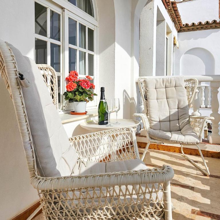 Penthouse Apt, La Cala de Mijas Close to the Beach - Three-Bedroom Apartment with Balcony - 2