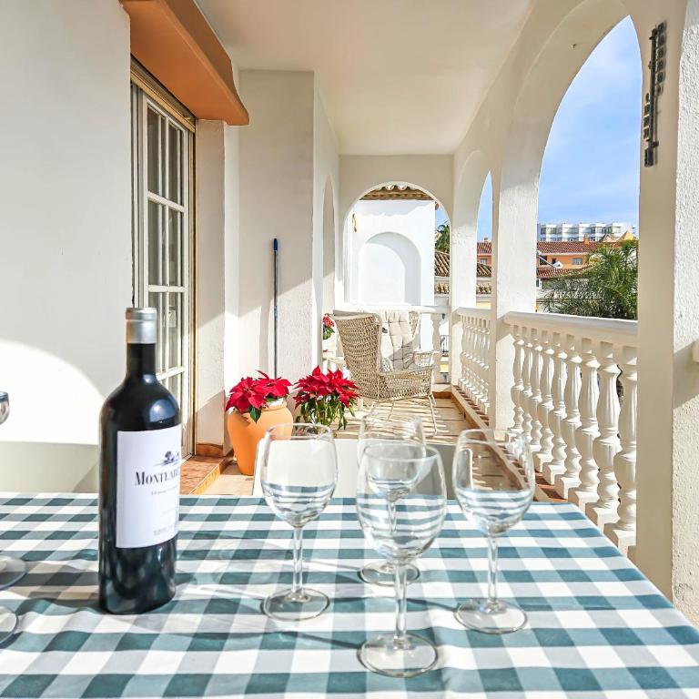 Penthouse Apt, La Cala de Mijas Close to the Beach - Three-Bedroom Apartment with Balcony - 3