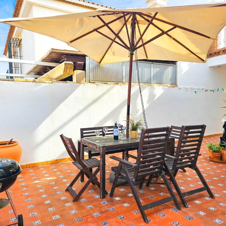 Penthouse Apt, La Cala de Mijas Close to the Beach - Three-Bedroom Apartment with Balcony - 17