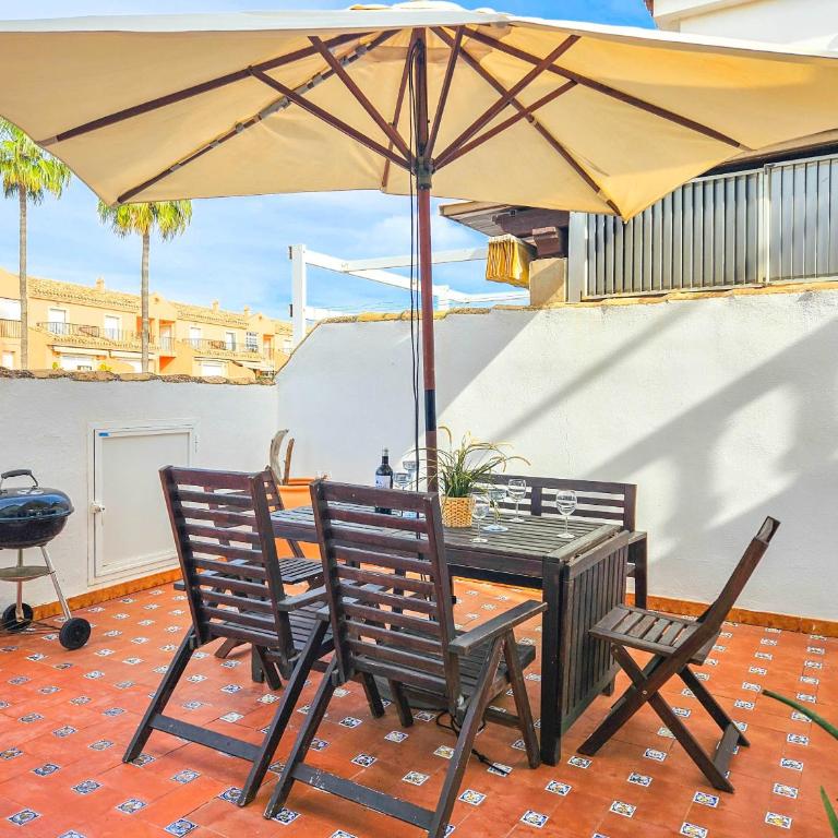 Penthouse Apt, La Cala de Mijas Close to the Beach - Three-Bedroom Apartment with Balcony - 19