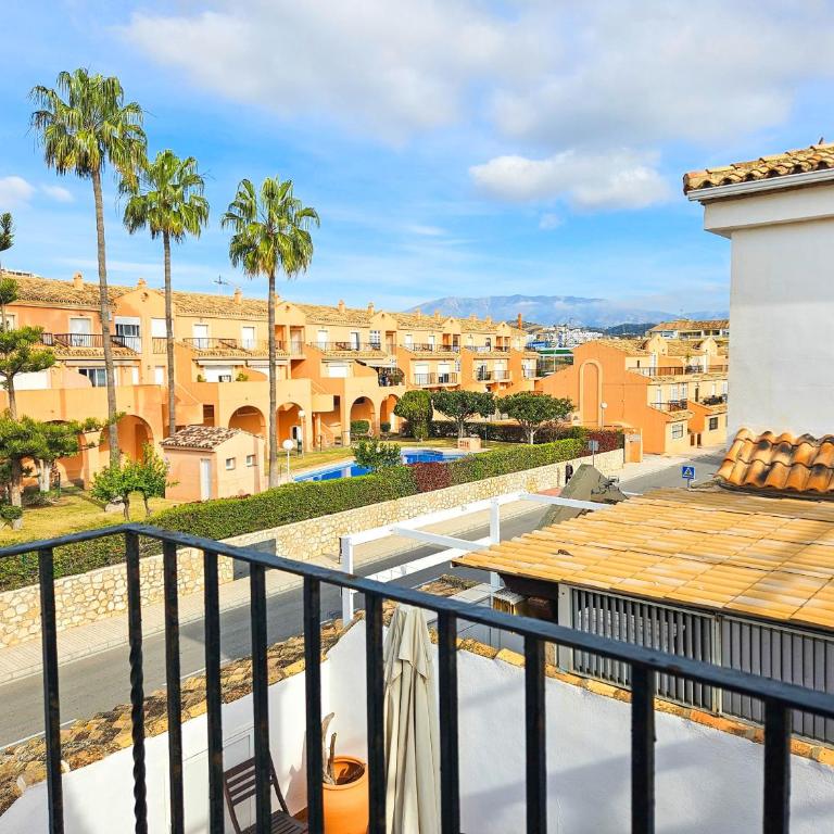 Penthouse Apt, La Cala de Mijas Close to the Beach - Three-Bedroom Apartment with Balcony - 32