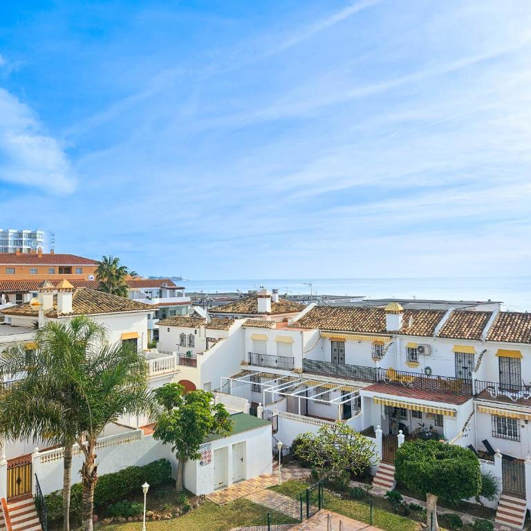Penthouse Apt, La Cala de Mijas Close to the Beach - Three-Bedroom Apartment with Balcony - 38