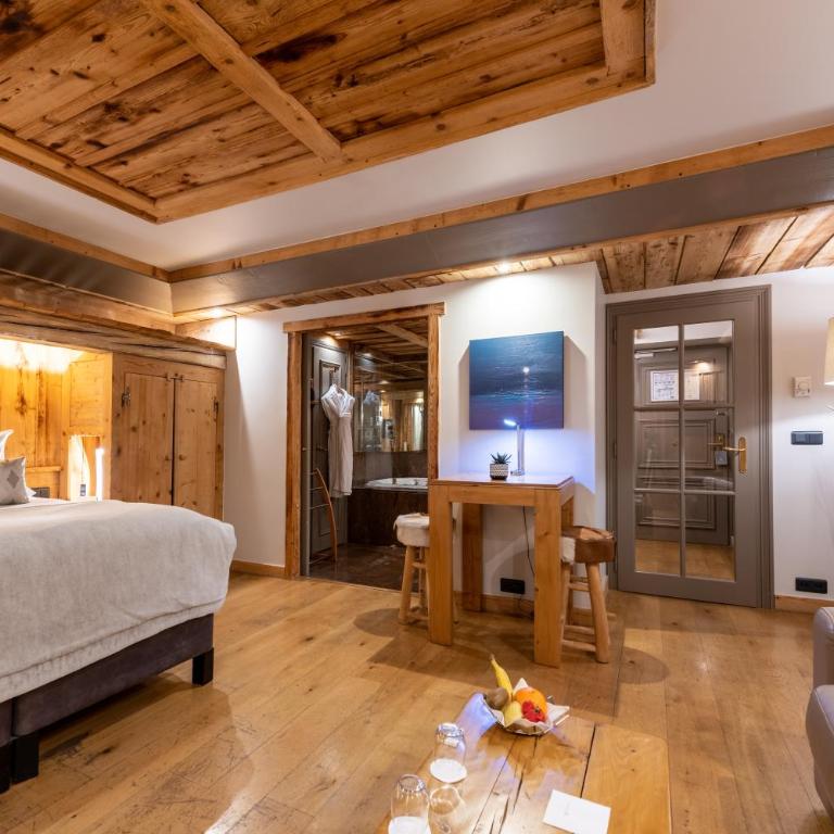 Hôtel La Maison Bleue par Yoann CONTE - Suite Junior - Vue sur Lac - 19
