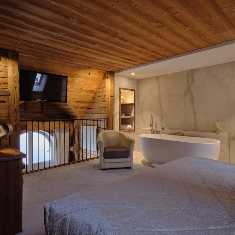 Hôtel La Maison Bleue par Yoann CONTE - Suite Familiale avec Vue sur le Lac - 2