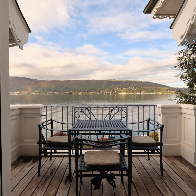 Hôtel La Maison Bleue par Yoann CONTE - Suite Familiale avec Vue sur le Lac - 4