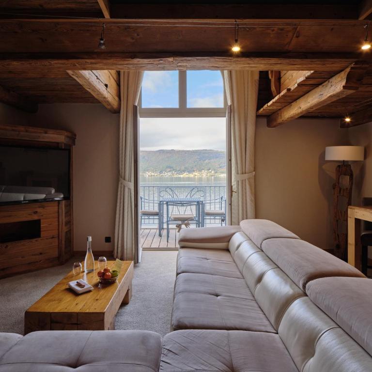 Hôtel La Maison Bleue par Yoann CONTE - Suite Familiale avec Vue sur le Lac - 1