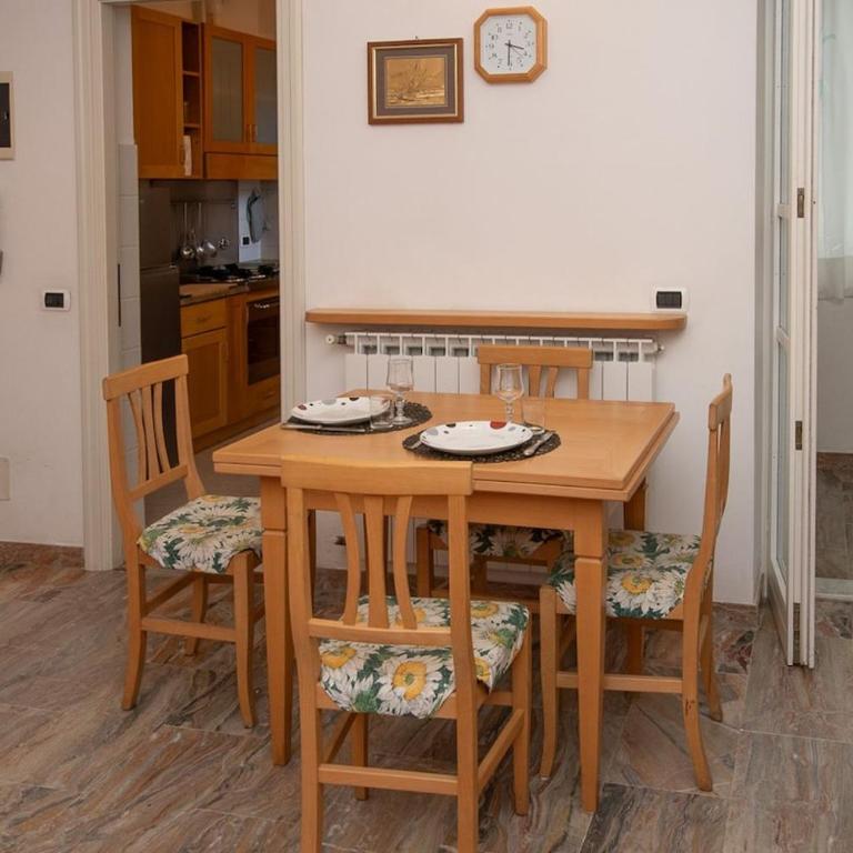 Lungomare di Finale Ligure con WiFi e AC - Appartamento con 1 Camera da Letto - 2