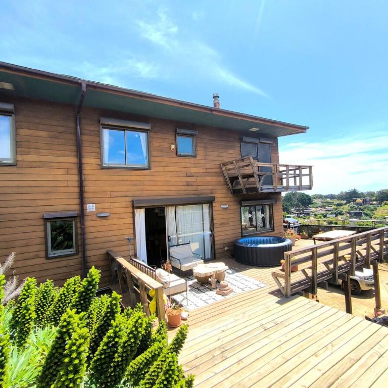 Espectacular casa en el corazon de punta de lobos - Three-Bedroom House - 13