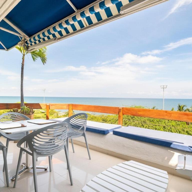 Spectacular oceanfront apartment with private beach - Room #1586909101 - 1