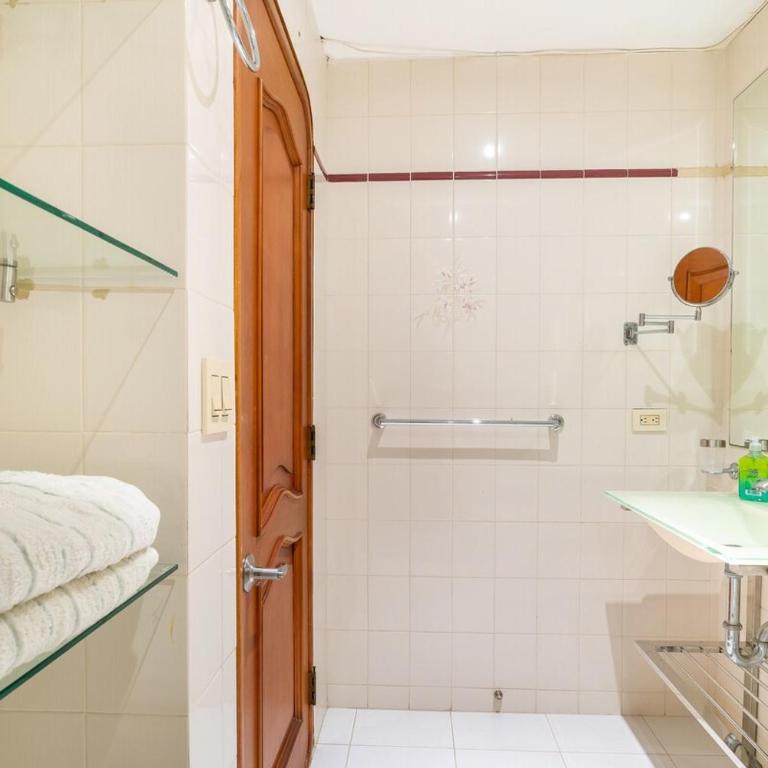Spectacular oceanfront apartment with private beach - Room #1586909101 - 5