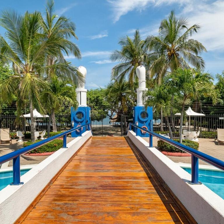 Spectacular oceanfront apartment with private beach - Room #1586909101 - 11