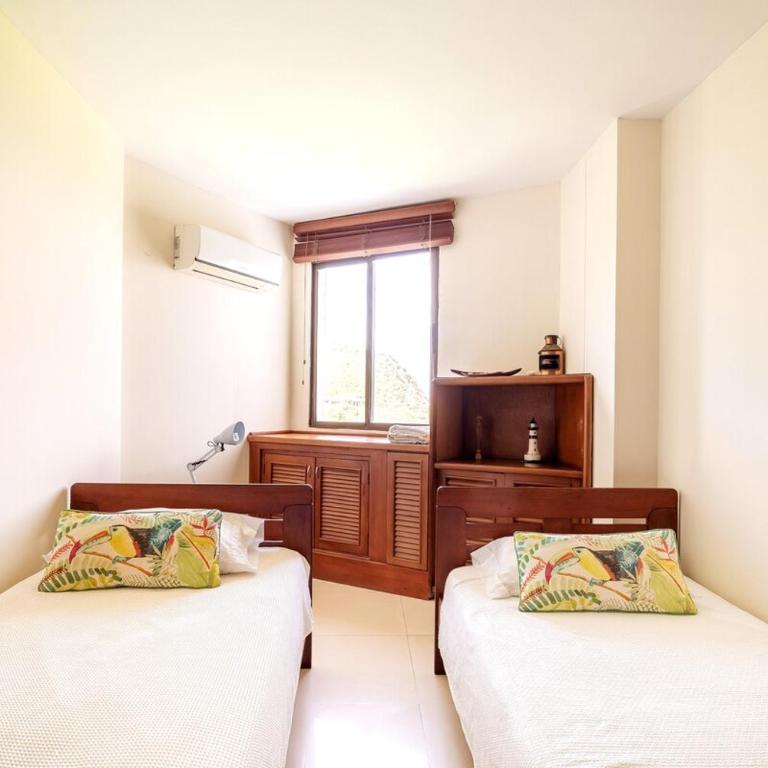 Spectacular oceanfront apartment with private beach - Room #1586909101 - 14