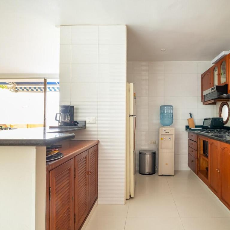 Spectacular oceanfront apartment with private beach - Room #1586909101 - 19