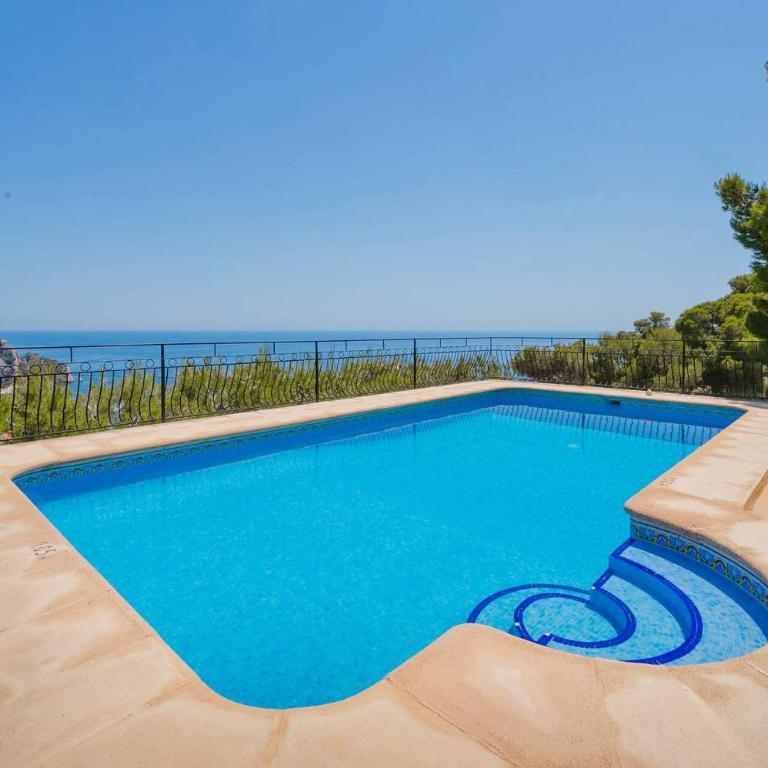 Villa La Marina by Villa Plus - Villa - 4