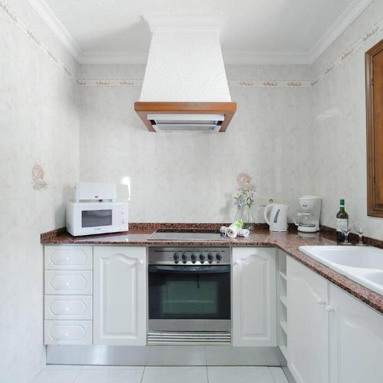 Villa La Marina by Villa Plus - Villa - 13
