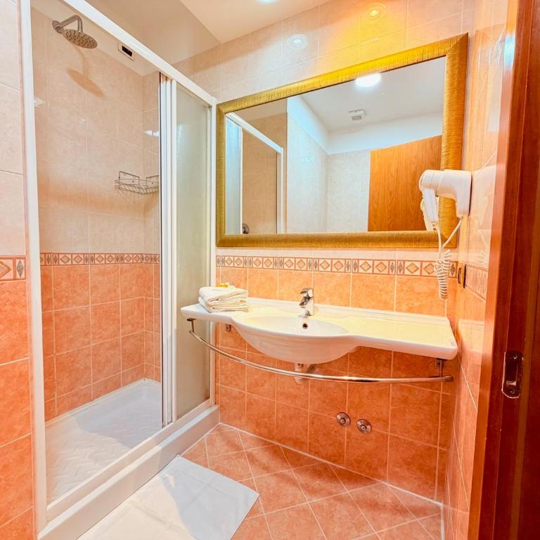 Hotel Oscar Suite - Camera Matrimoniale Deluxe - 11