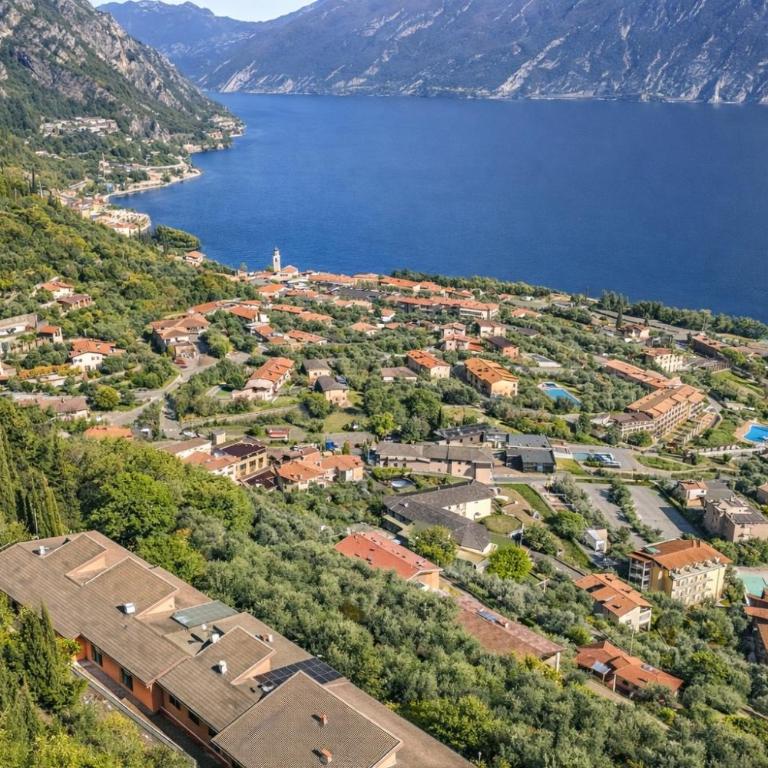 Mont&Lac Lake View Apartment in Limone - One-Bedroom Apartment - 2