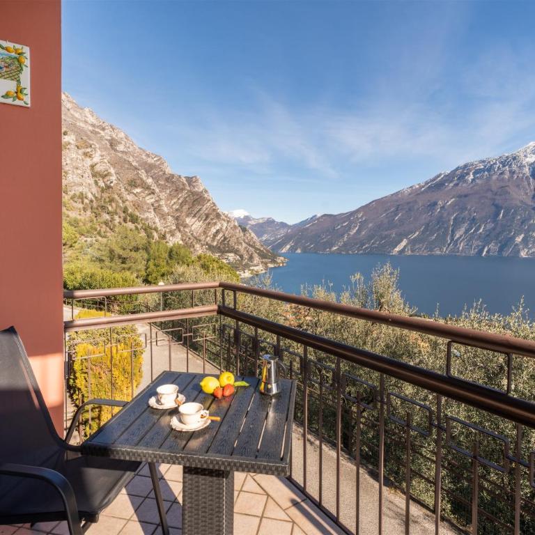 Mont&Lac Lake View Apartment in Limone - One-Bedroom Apartment - 17