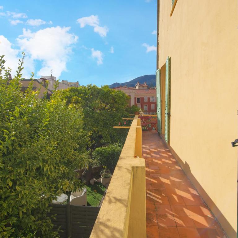 Élégant 4 pièces à deux pas de la rue piétonne - Three-Bedroom Apartment - 31