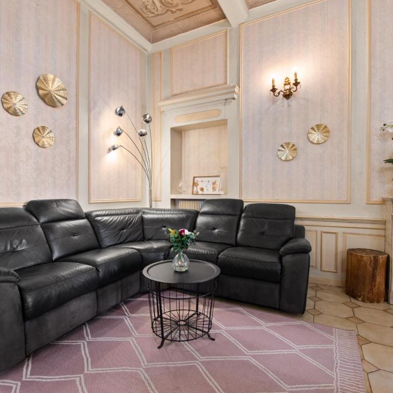Élégant 4 pièces à deux pas de la rue piétonne - Three-Bedroom Apartment - 29