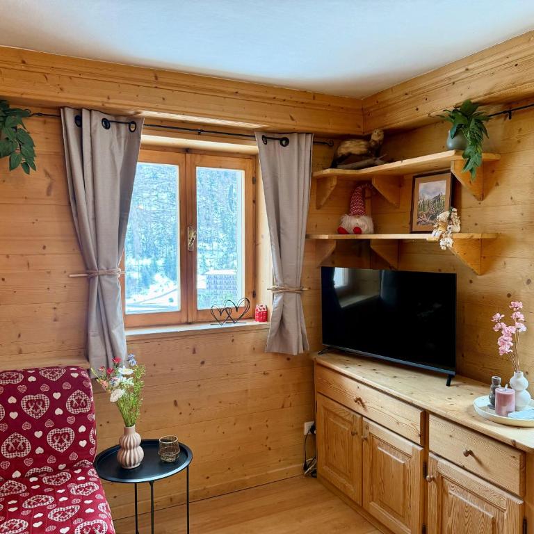 Dolomites Red Heart Lake View - Appartamento con Vista Lago - 2